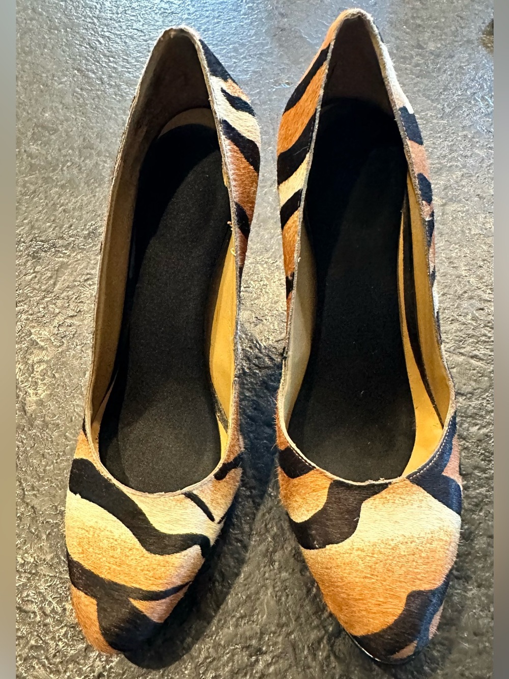 Nine West calf-hair zebra-print pumps size 9M great condition!